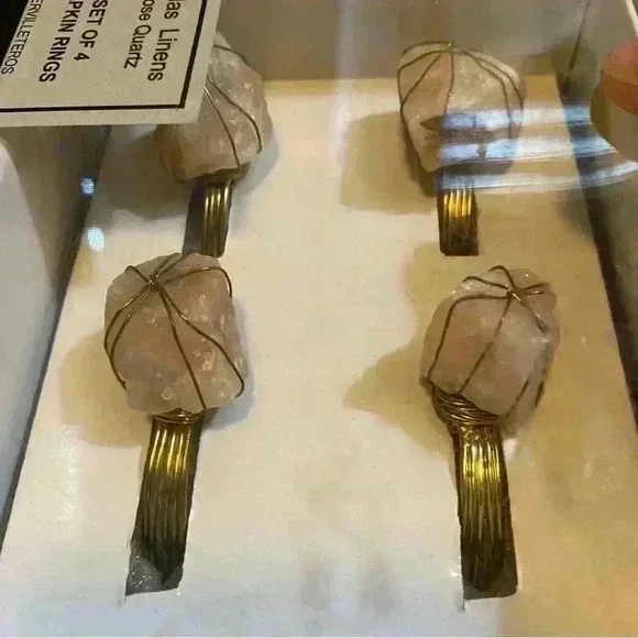 Leilas Linens Rose Quartz Set of 4 Napkin Rings Handcrafted NEW - Picture 4 of 6